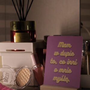 Karty afirmacji z przekleństwami dla kobiet - zestaw 40 kart + drewniany stojak BEZ CENZURY