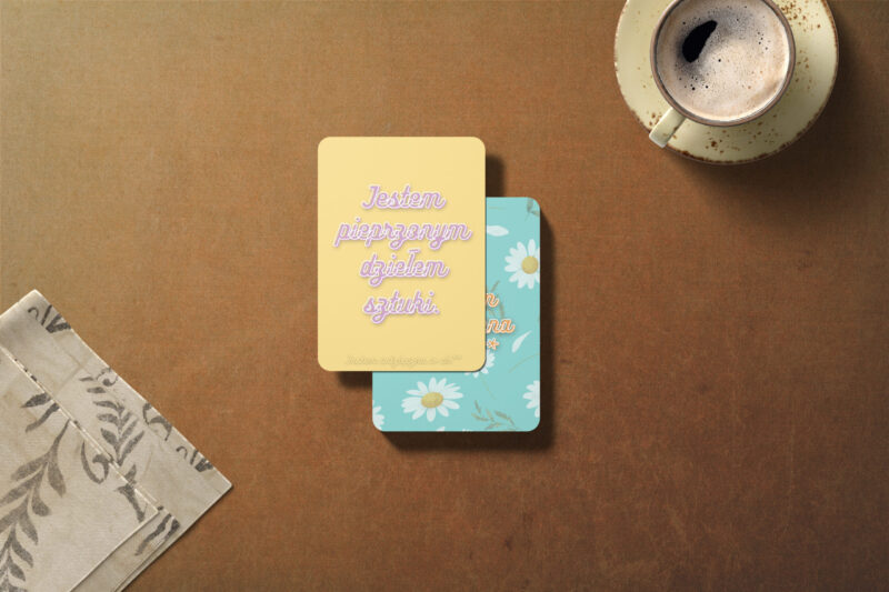 Karty afirmacji z przekleństwami dla kobiet - zestaw 40 kart + drewniany stojak BEZ CENZURY